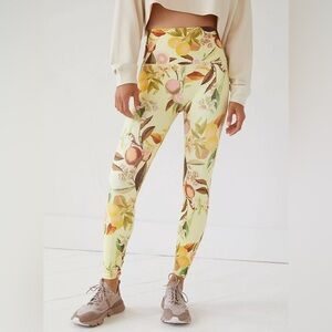 NWOT Beyond Yoga Lemon Grove Leggings